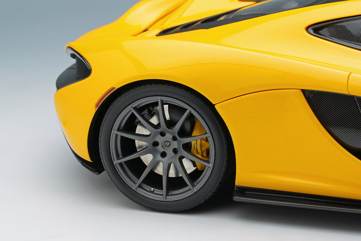 Makeup Co Ltd. 1:18 McLaren P1 2013 (Volcano Yellow)