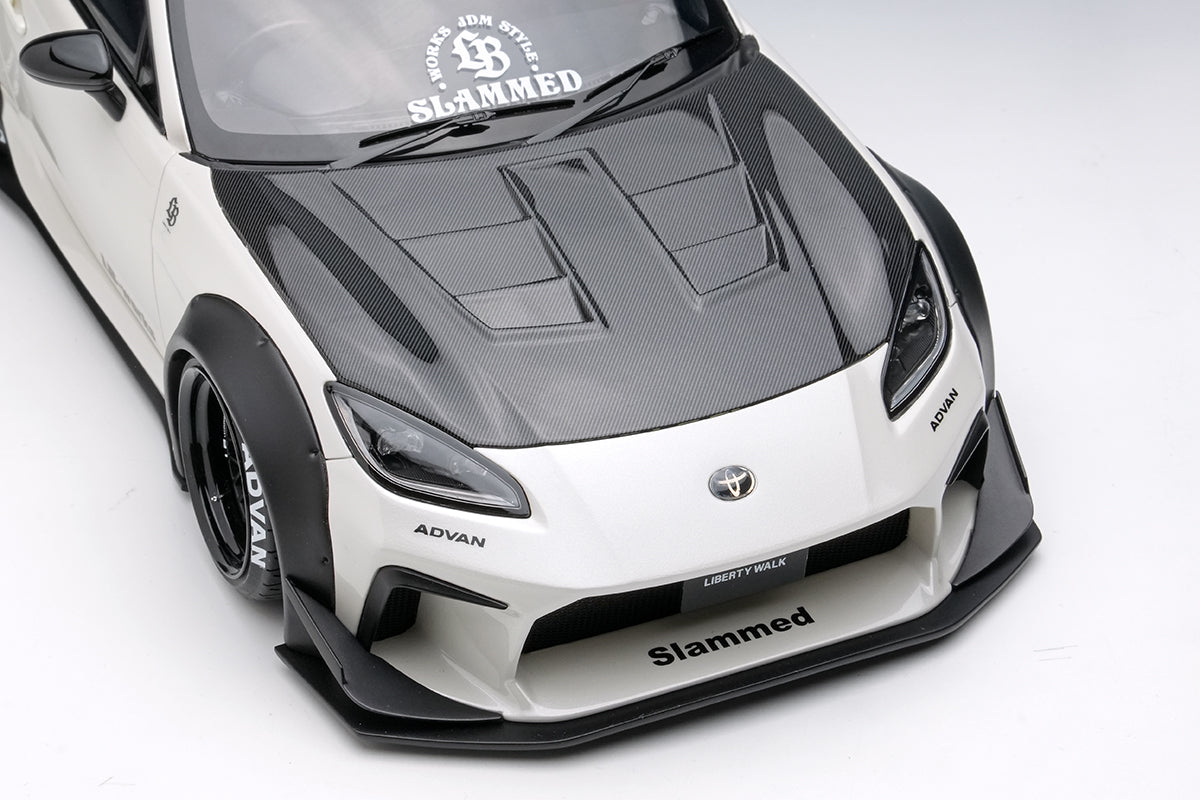 Makeup Co Ltd. 1:18 LB Nation GR86 (White)