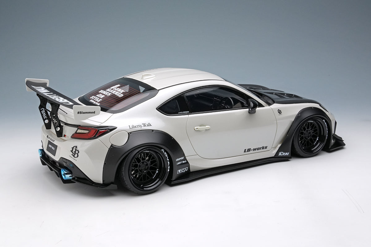 Makeup Co Ltd. 1:18 LB Nation GR86 (White)