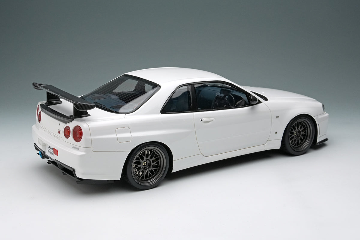 Makeup Co. 1:18 BUILT BY LEGENDS Mine's Skyline GT-R (BNR34) - White