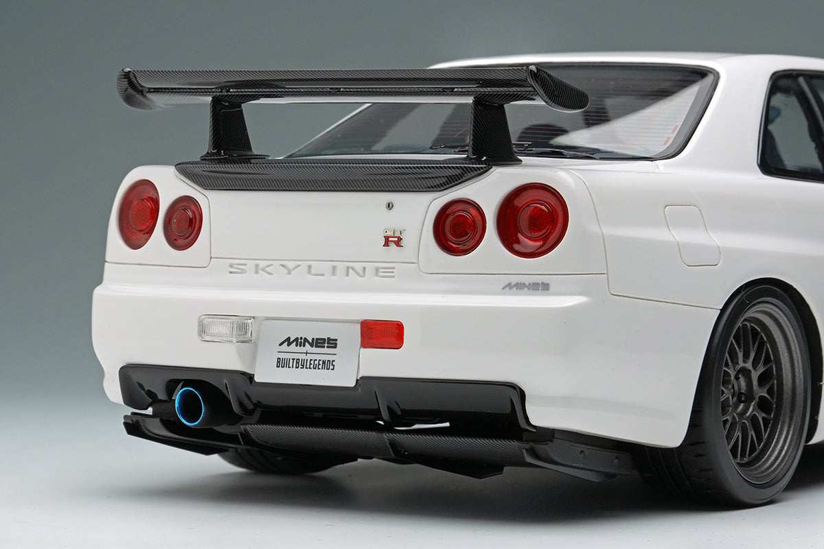 Makeup Co. 1:18 BUILT BY LEGENDS Mine's Skyline GT-R (BNR34) - White