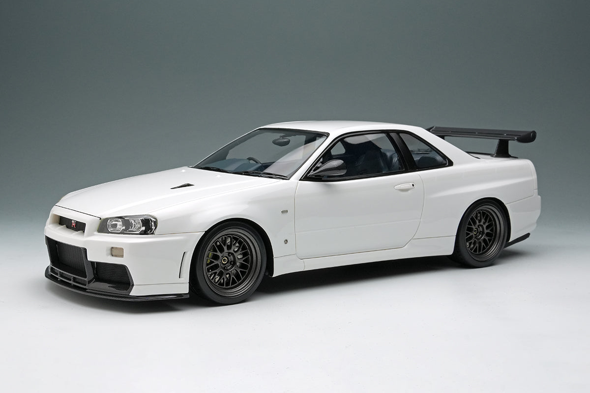 Makeup Co. 1:18 BUILT BY LEGENDS Mine's Skyline GT-R (BNR34) - White