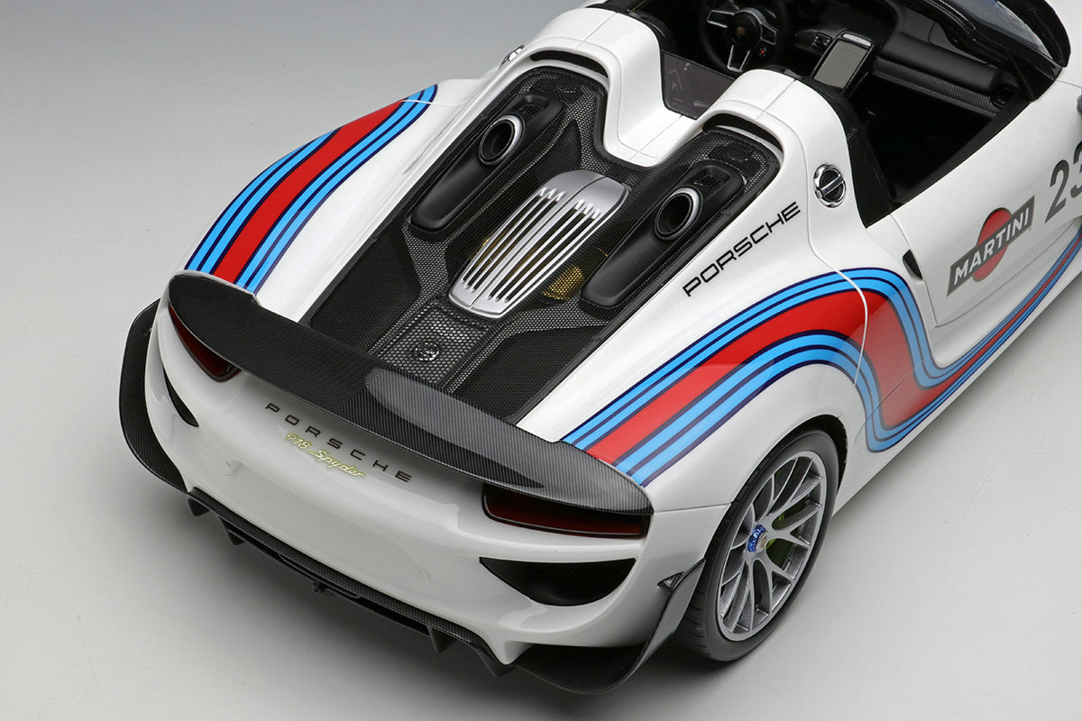 Makeup Co Ltd. 1:18 Porsche 918 Spyder Weissach Package 2011 (Martini stripe)