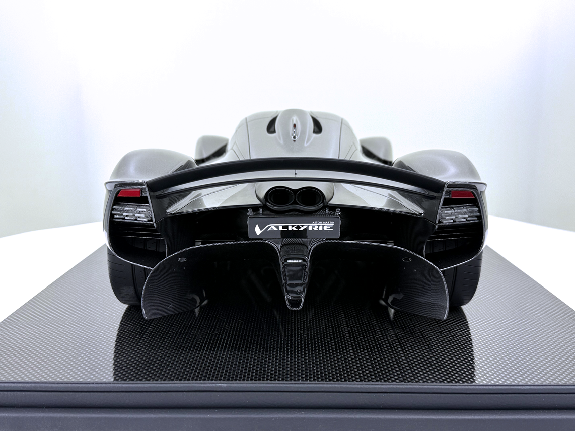 Frontiart 1:8 Aston Martin Valkyrie (Full Carbon)
