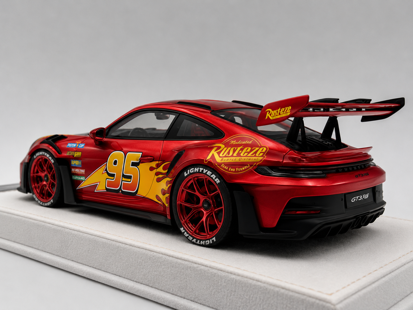 PREORDER 1:18 Porsche 992 GT3 RS 'Lightning McQueen'