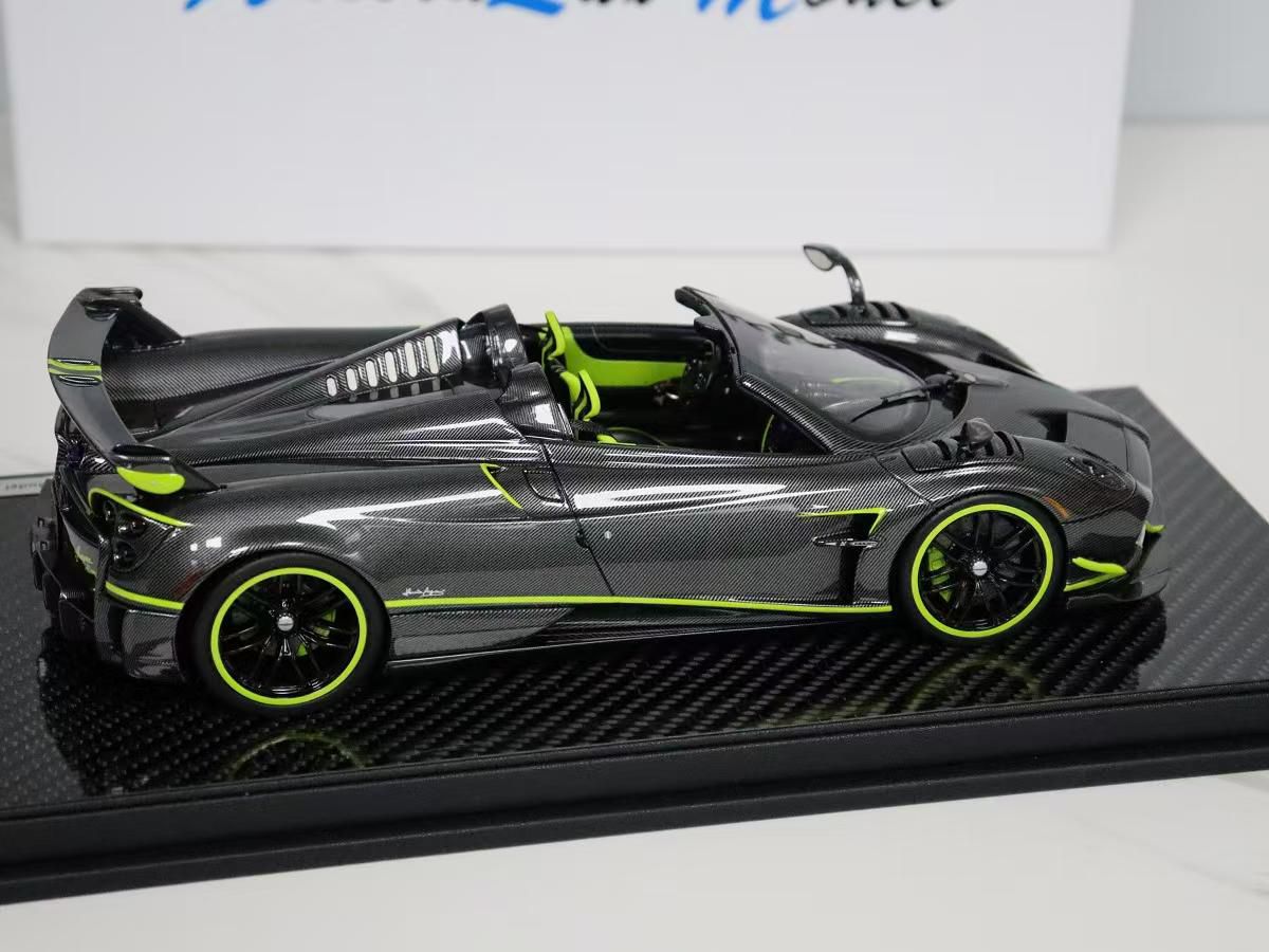 AustraLux Model 1:18 Pagani Huayra BC Roadster (Carbon Fiber/Green)