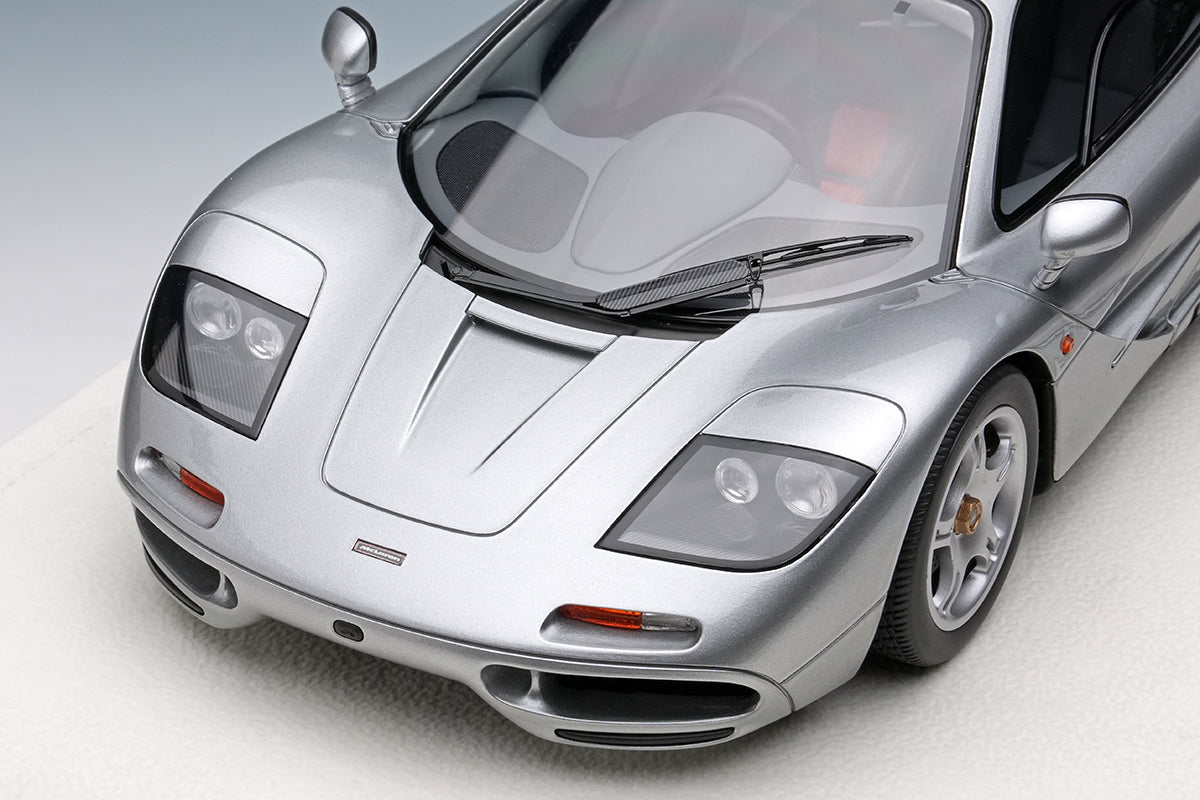 Makeup Co Ltd. 1:18 McLaren F1 Road car 1994 (Silver)