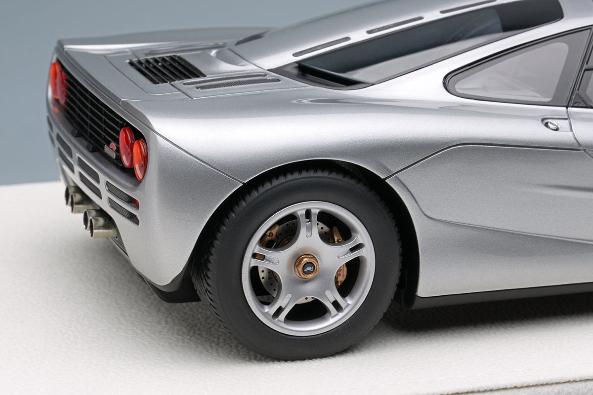 Makeup Co Ltd. 1:18 McLaren F1 Road car 1994 (Silver)