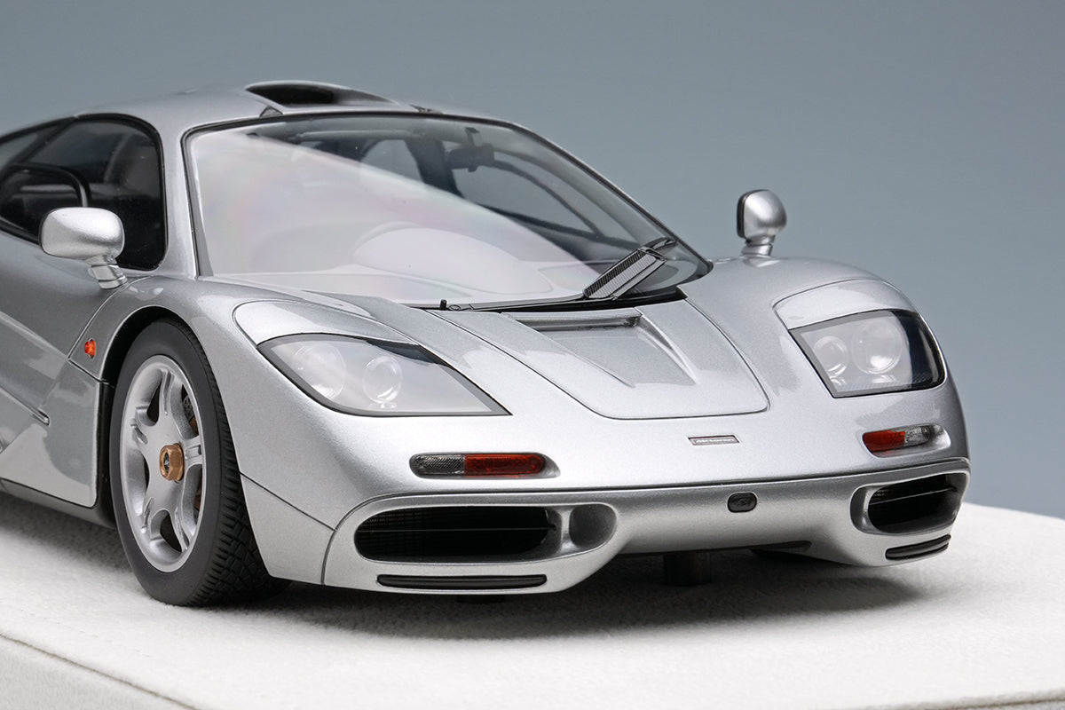Makeup Co Ltd. 1:18 McLaren F1 Road car 1994 (Silver)