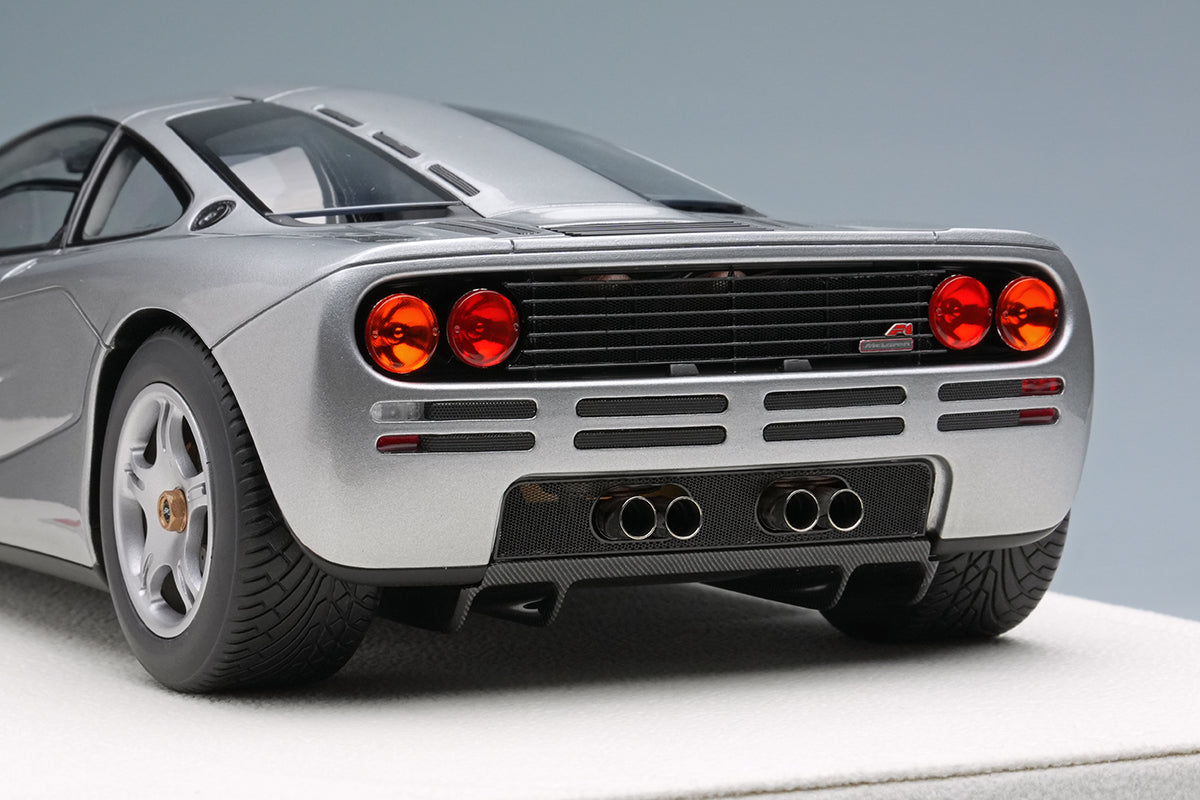 Makeup Co Ltd. 1:18 McLaren F1 Road car 1994 (Silver)