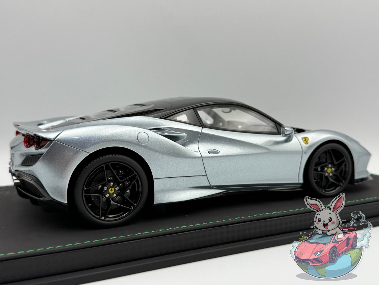 BBR 1:18 Ferrari F8 Tributo (Grigio Titanio/Grigio Medio Roof)