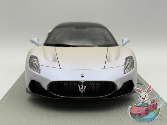 BBR 1:18 Maserati MC20 'OPEN/CLOSE' White Audace black roof