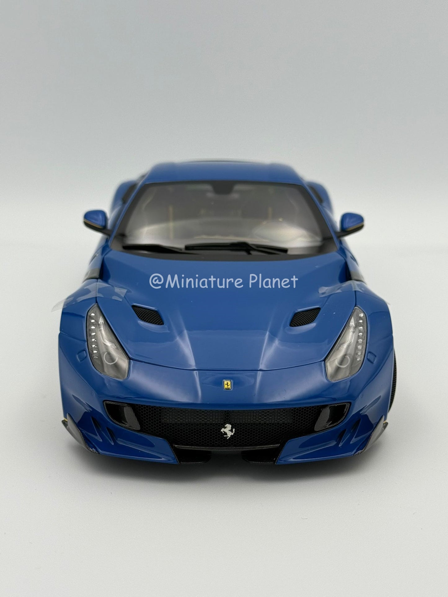 BBR 1:18 Ferrari F12 TDF 'OPEN/CLOSE' Azzurro Dino + Yellow Accents