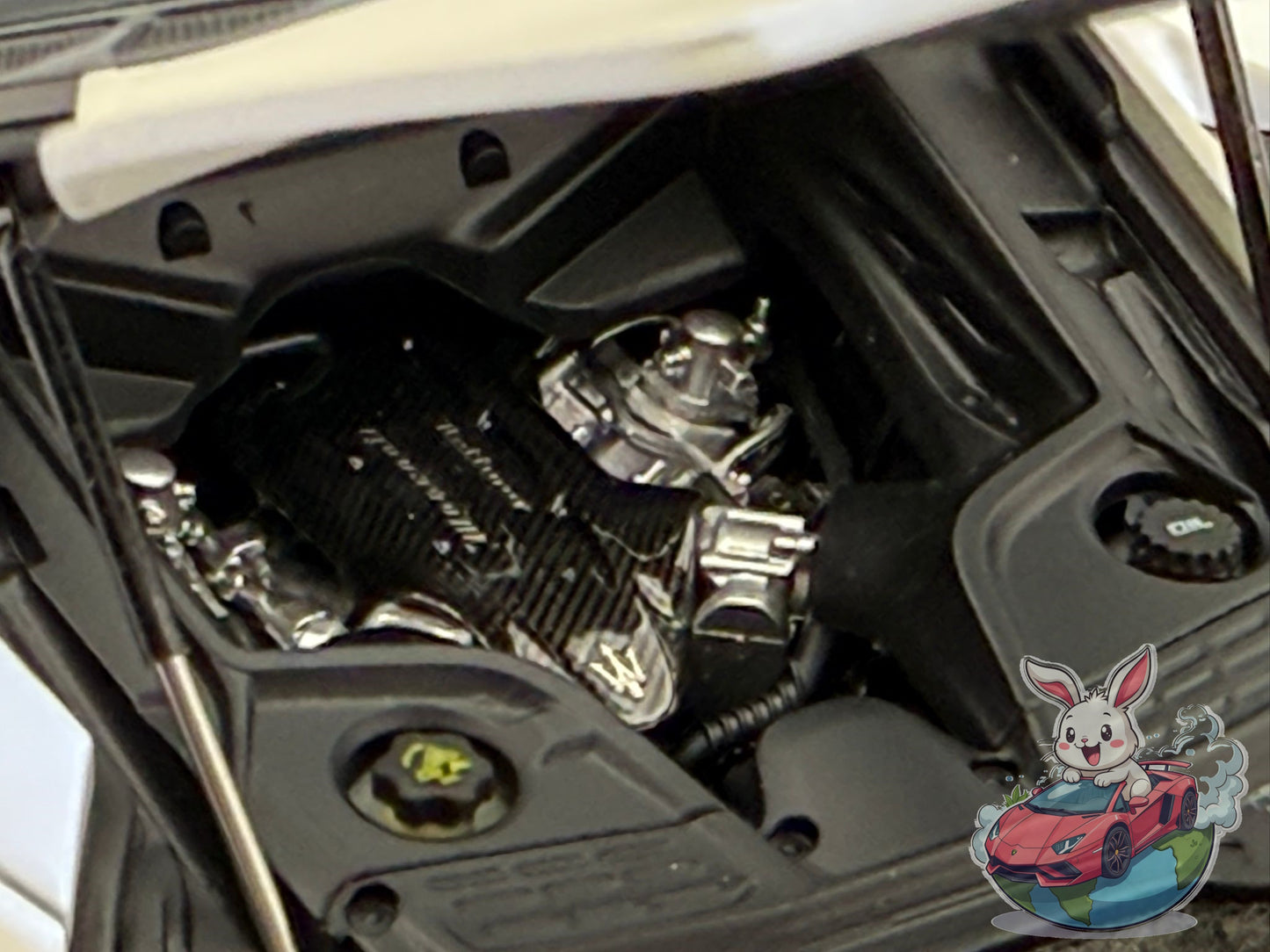 BBR 1:18 Maserati MC20 'OPEN/CLOSE' White Audace black roof