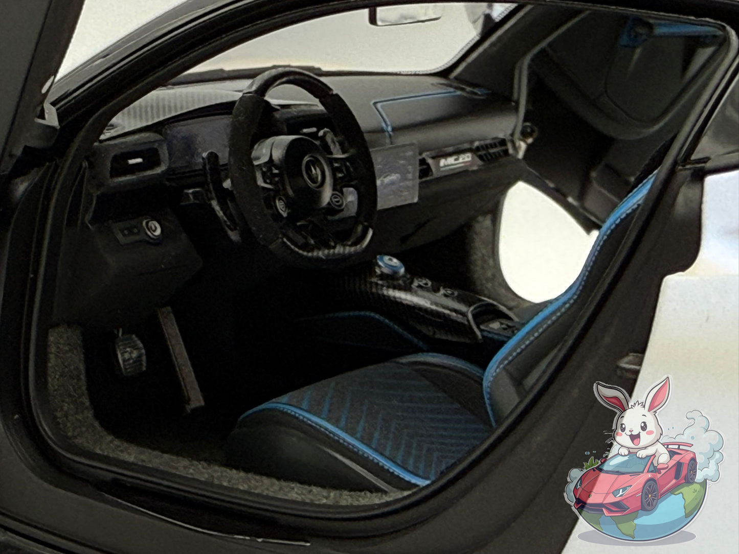 BBR 1:18 Maserati MC20 'OPEN/CLOSE' White Audace black roof