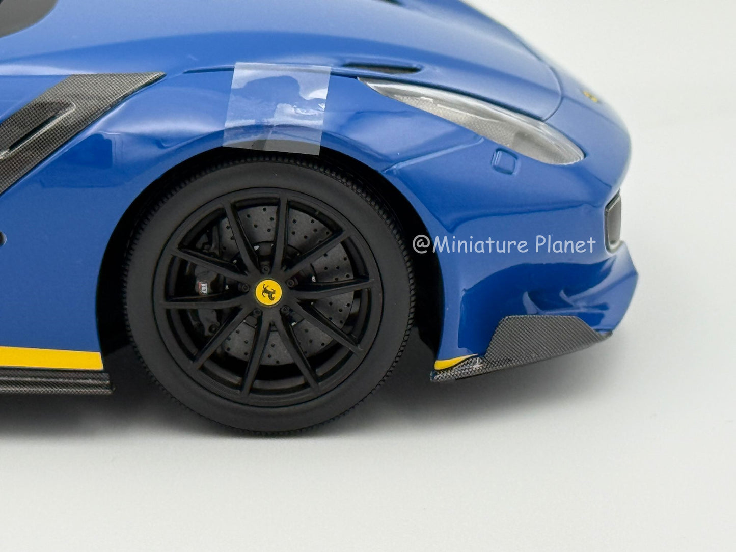BBR 1:18 Ferrari F12 TDF 'OPEN/CLOSE' Azzurro Dino + Yellow Accents
