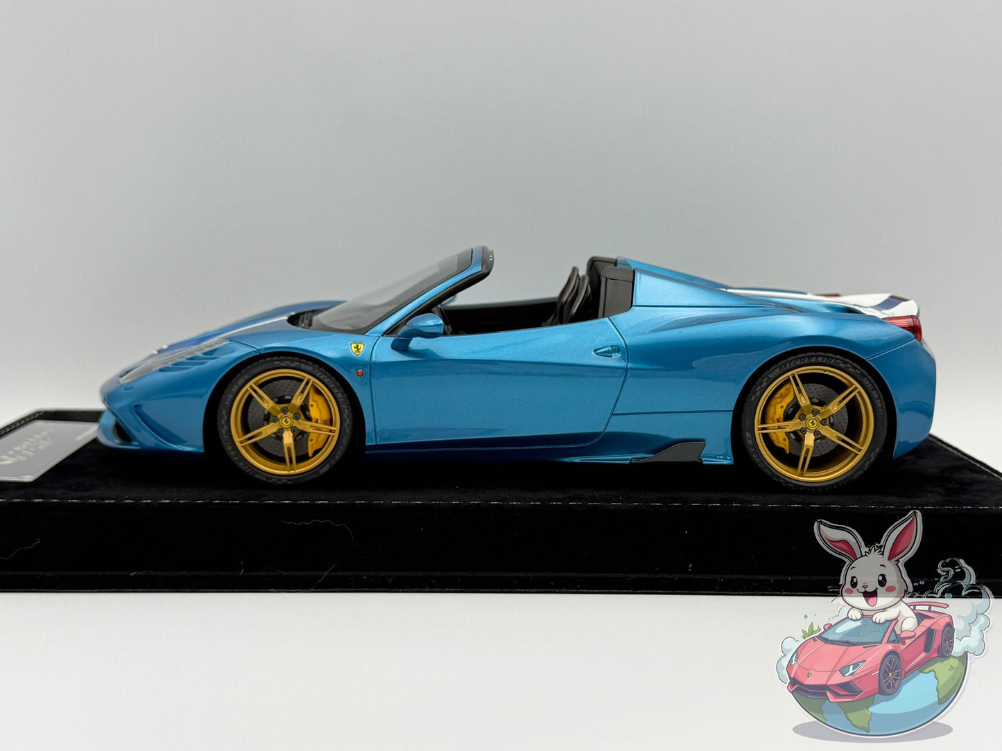 HH Model 1:18 Ferrari 458 Speciale Aperta (Artemis Green - Gold Wheels)