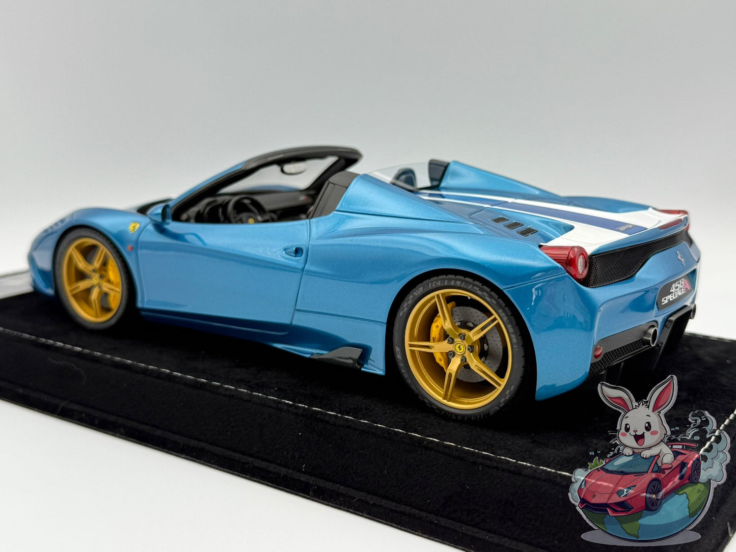 HH Model 1:18 Ferrari 458 Speciale Aperta (Artemis Green - Gold Wheels)