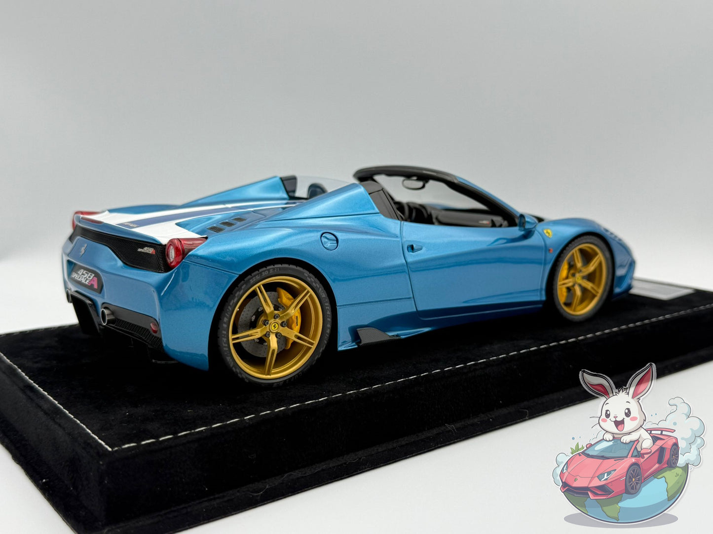 HH Model 1:18 Ferrari 458 Speciale Aperta (Artemis Green - Gold Wheels)