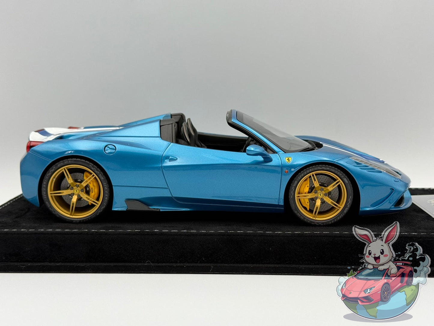 HH Model 1:18 Ferrari 458 Speciale Aperta (Artemis Green - Gold Wheels)