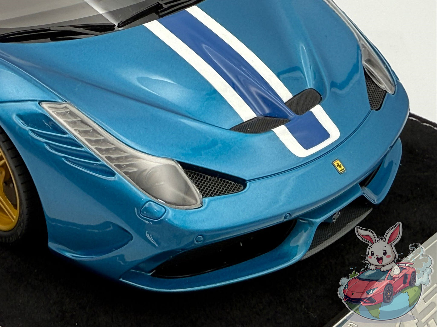 HH Model 1:18 Ferrari 458 Speciale Aperta (Artemis Green - Gold Wheels)