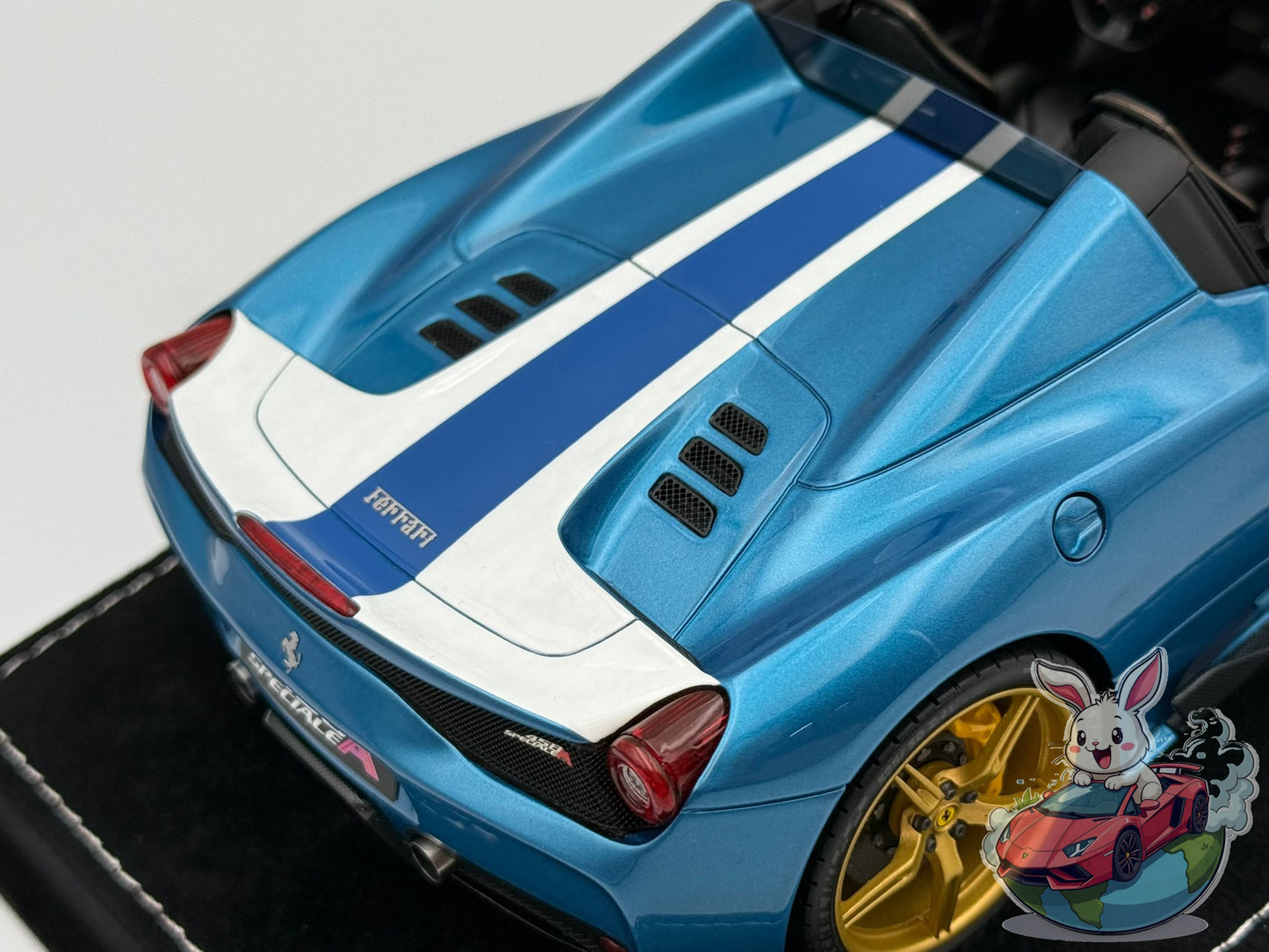 HH Model 1:18 Ferrari 458 Speciale Aperta (Artemis Green - Gold Wheels)