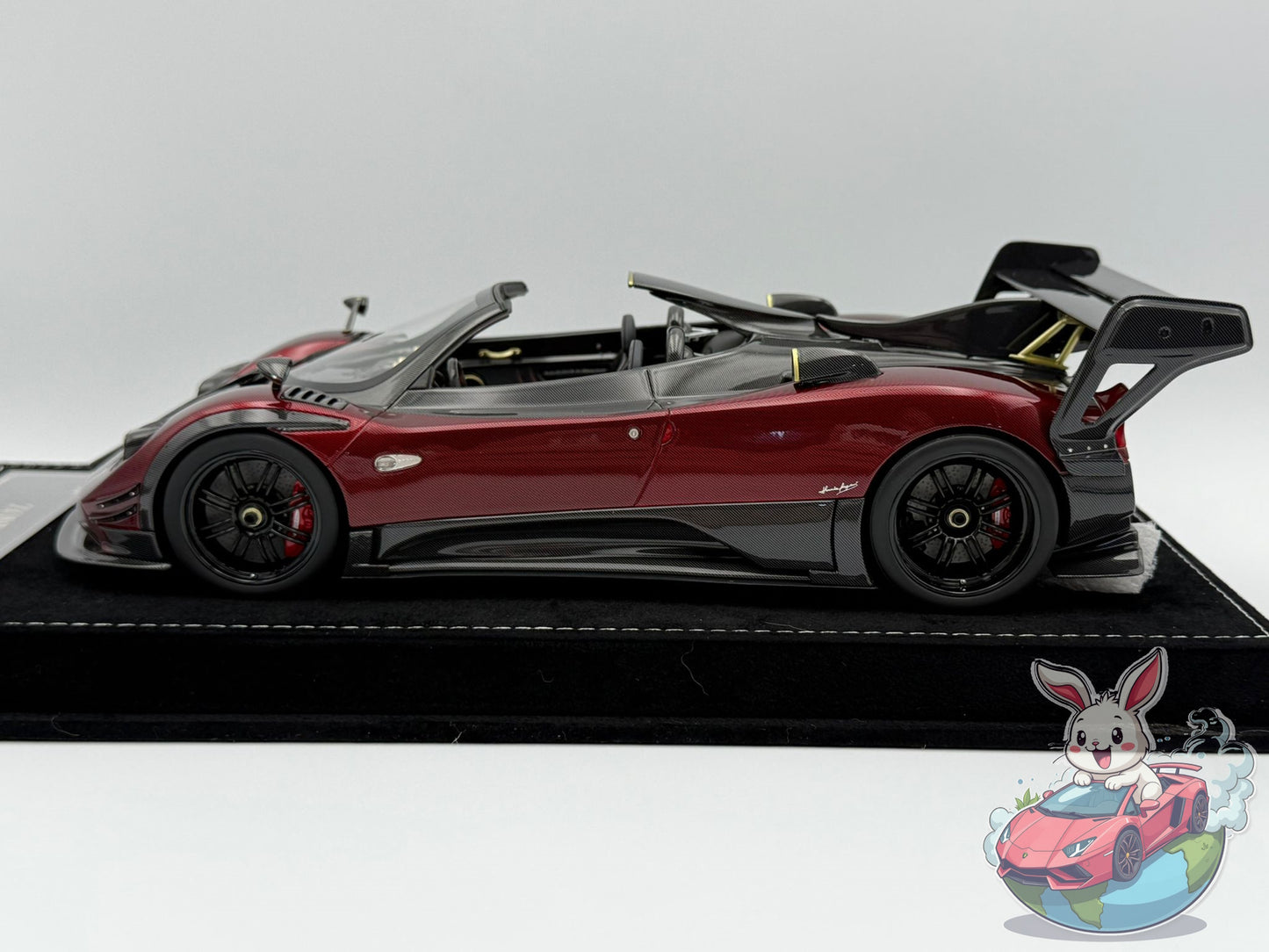 HH Model 1:18 Pagani Zonda MY Roadster (Red)
