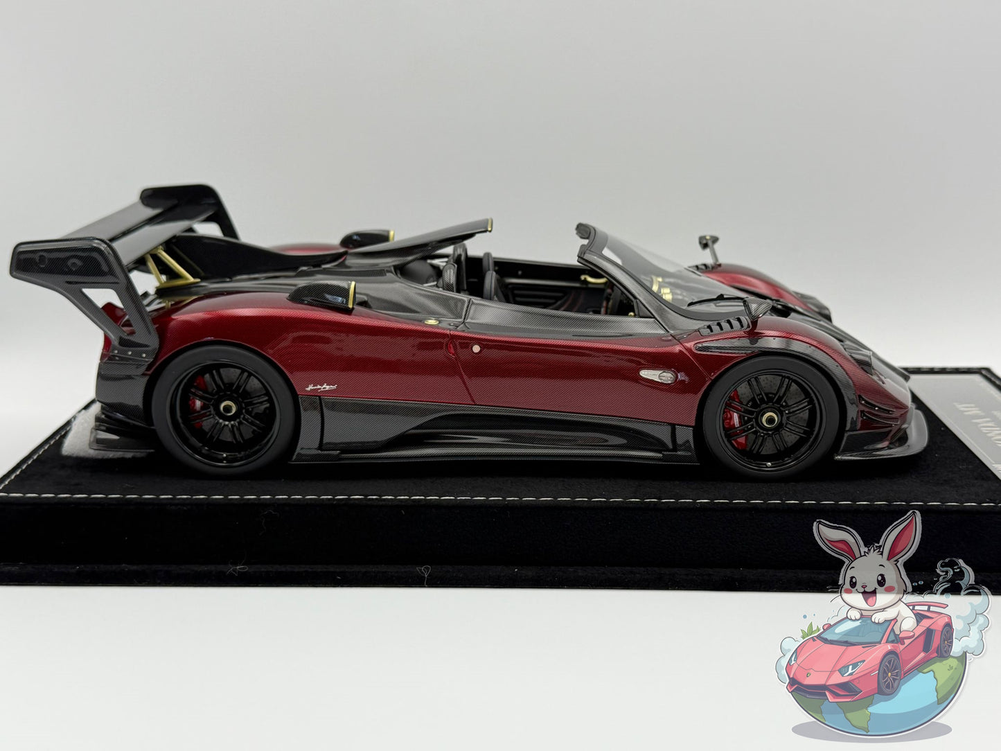 HH Model 1:18 Pagani Zonda MY Roadster (Red)