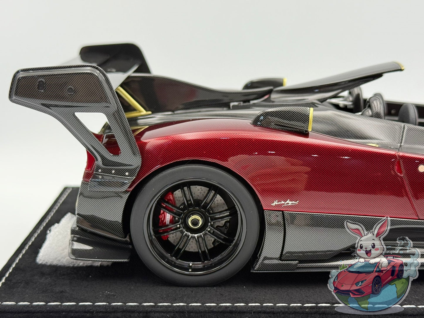 HH Model 1:18 Pagani Zonda MY Roadster (Red)