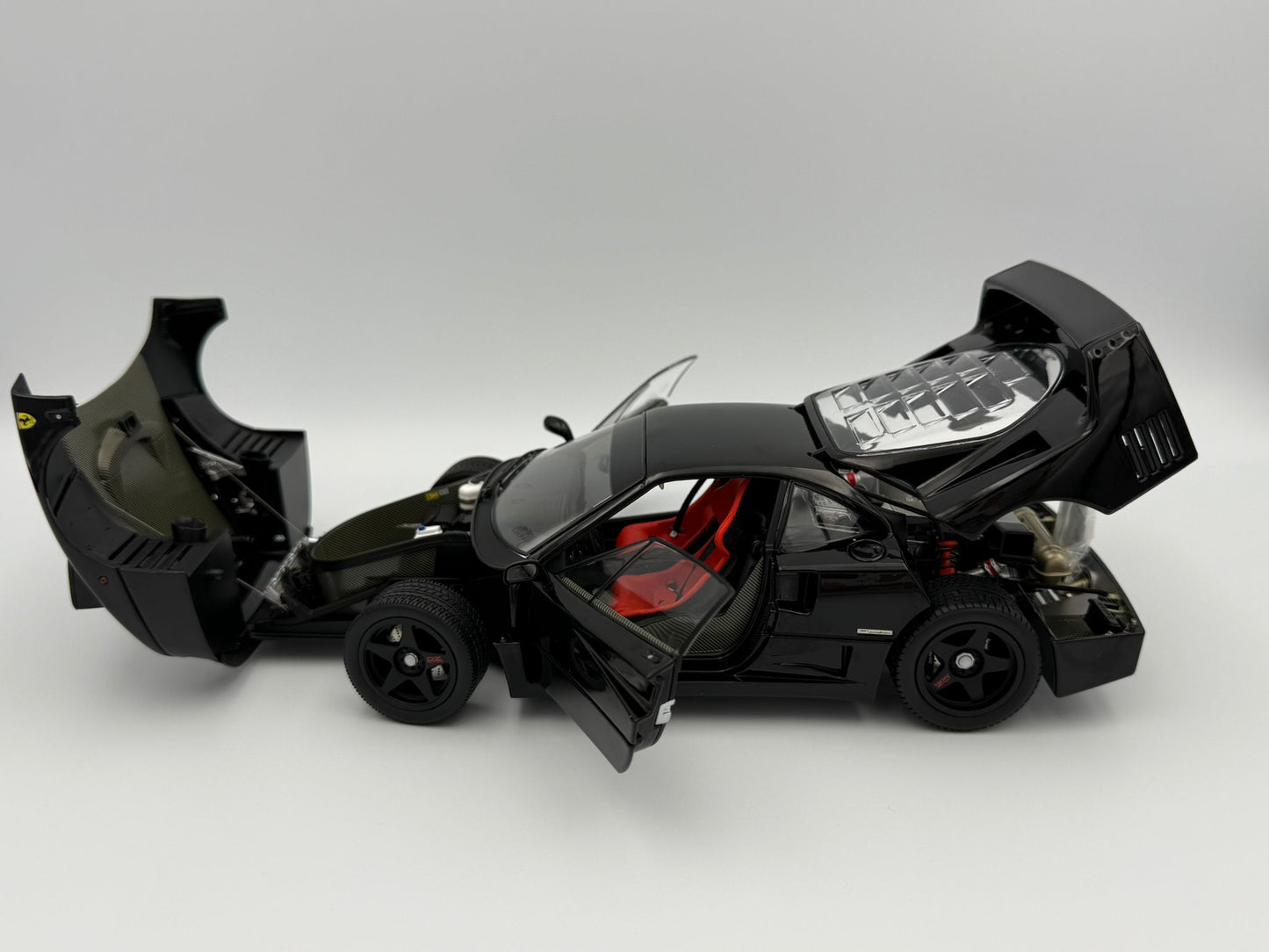Kyosho 1:18 Ferrari F40 (Black)