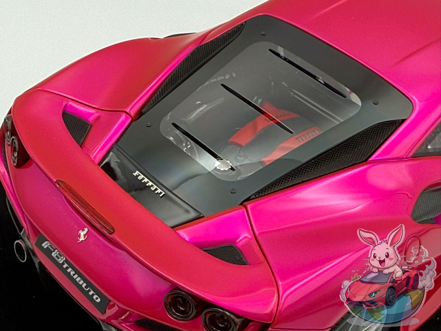 HH Model 1:18 Ferrari F8 Tributo (Flash Pink)