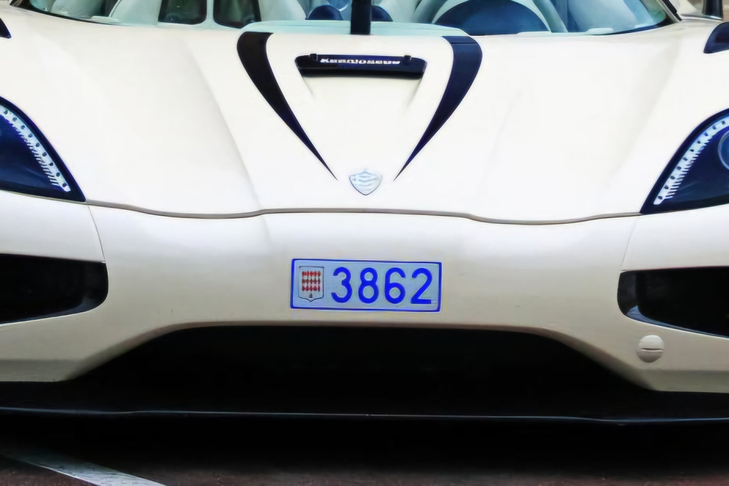 PREORDER VMB x Miniature Planet 1:18 Koenigsegg Agera R (Cream/Purple Carbon)