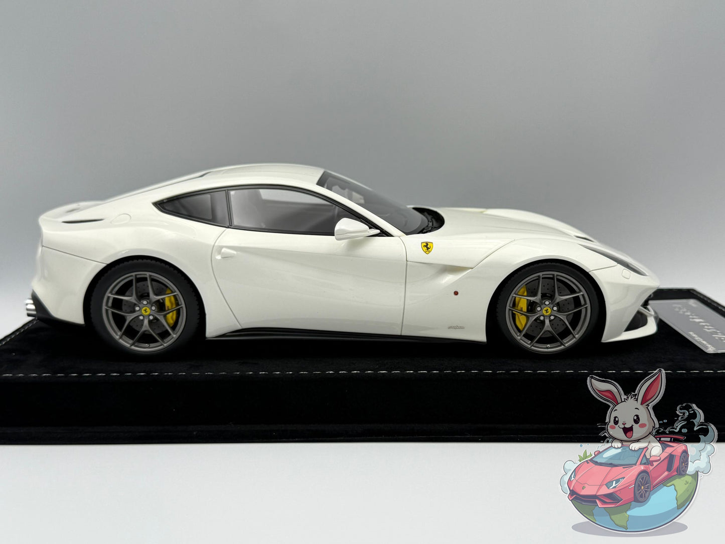 HH Model 1:18 Ferrari F12 Berlinetta (Bianco Avus)