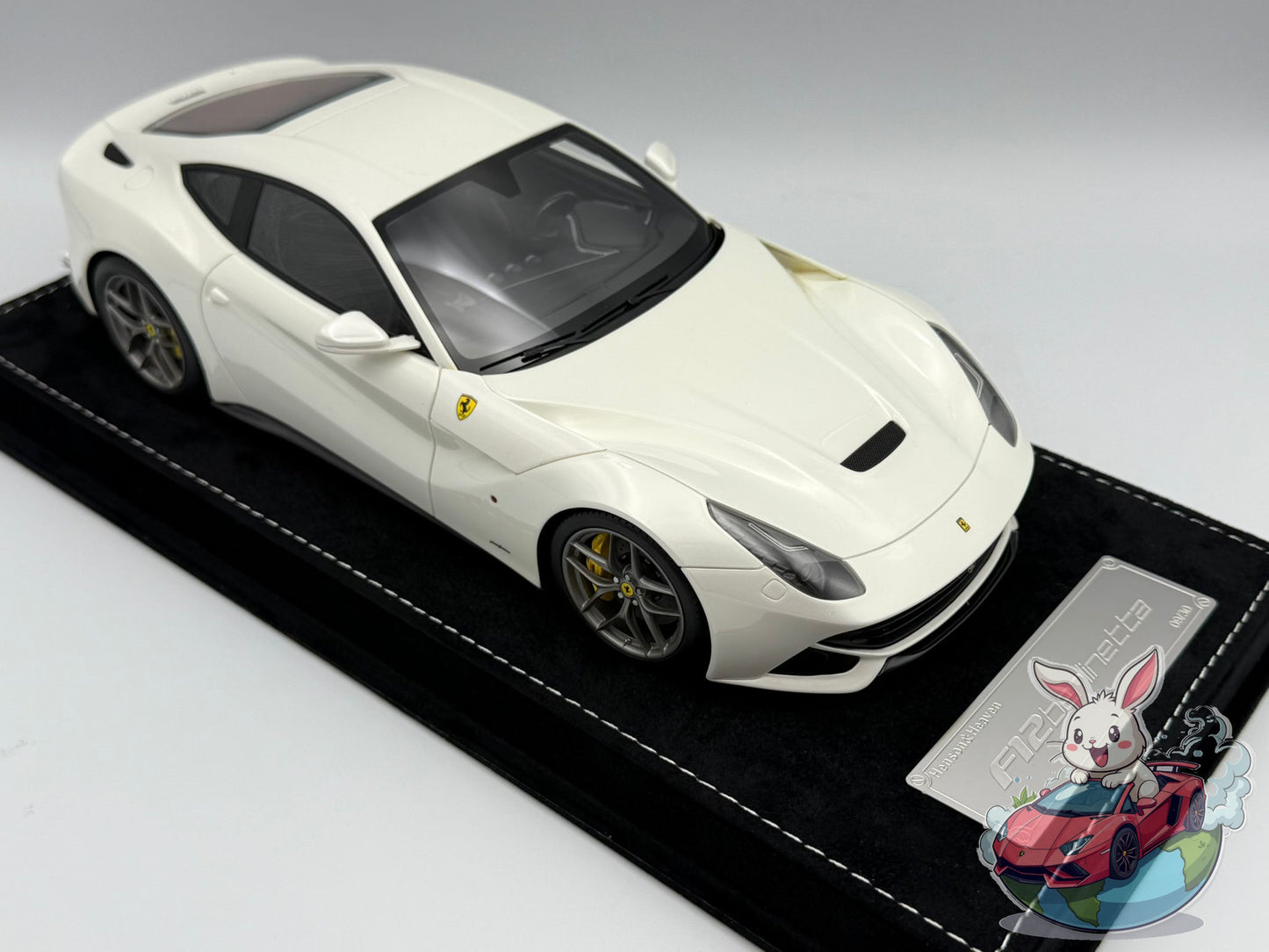 HH Model 1:18 Ferrari F12 Berlinetta (Bianco Avus)