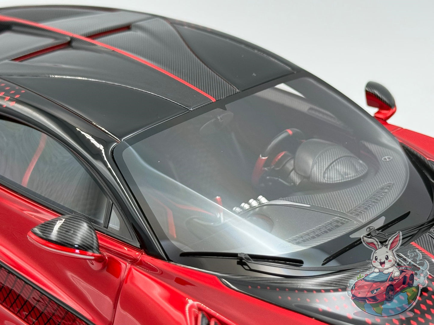 Henson & Heaven 1:18 Bugatti Divo 'Ladybug'