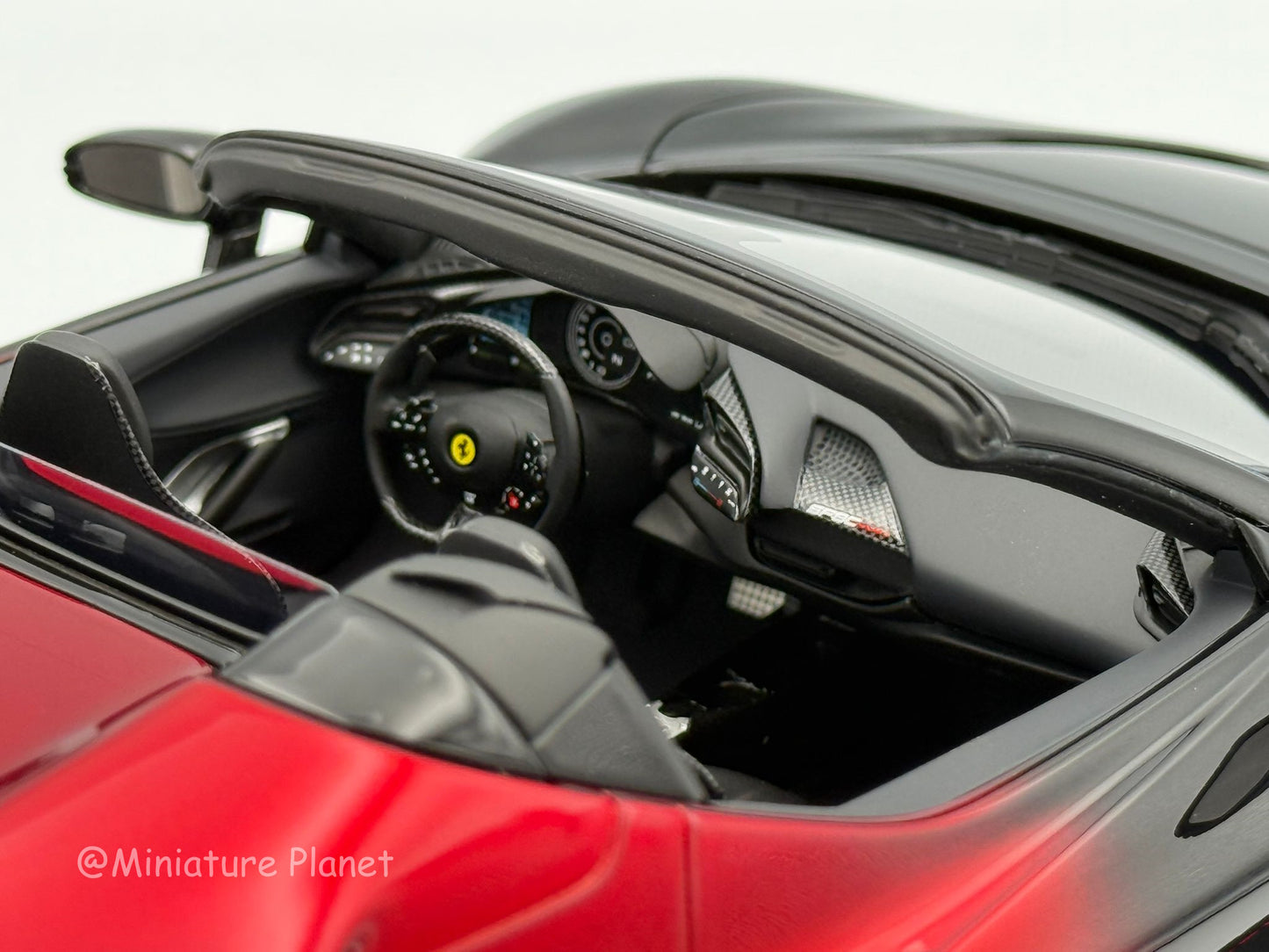 BBR 1:18 Ferrari SF90 Spider Rosso Magma Fade Black