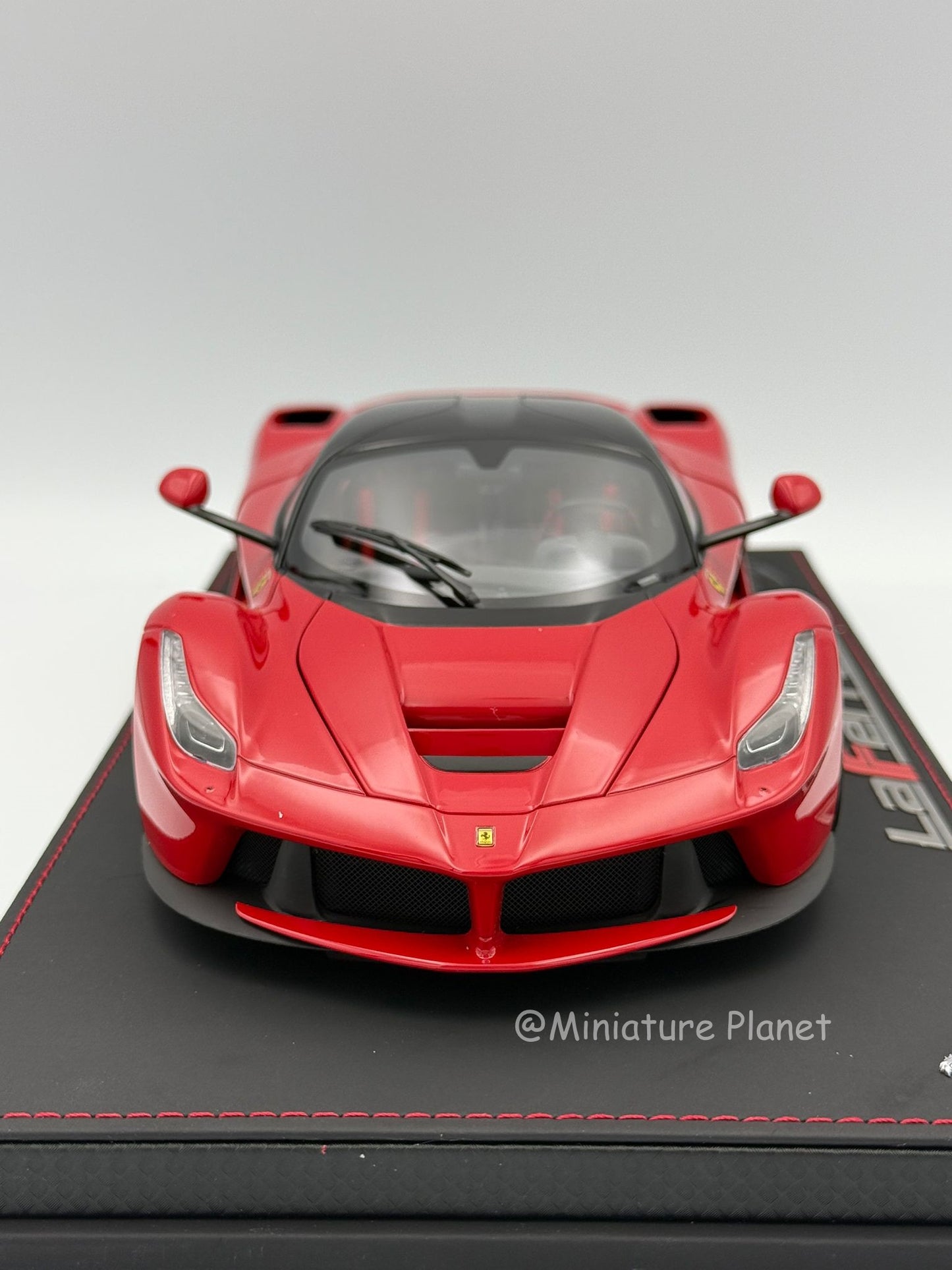 BBR 1:18 Ferrari Laferrari 'OPEN/CLOSE' Rosso Corsa 322