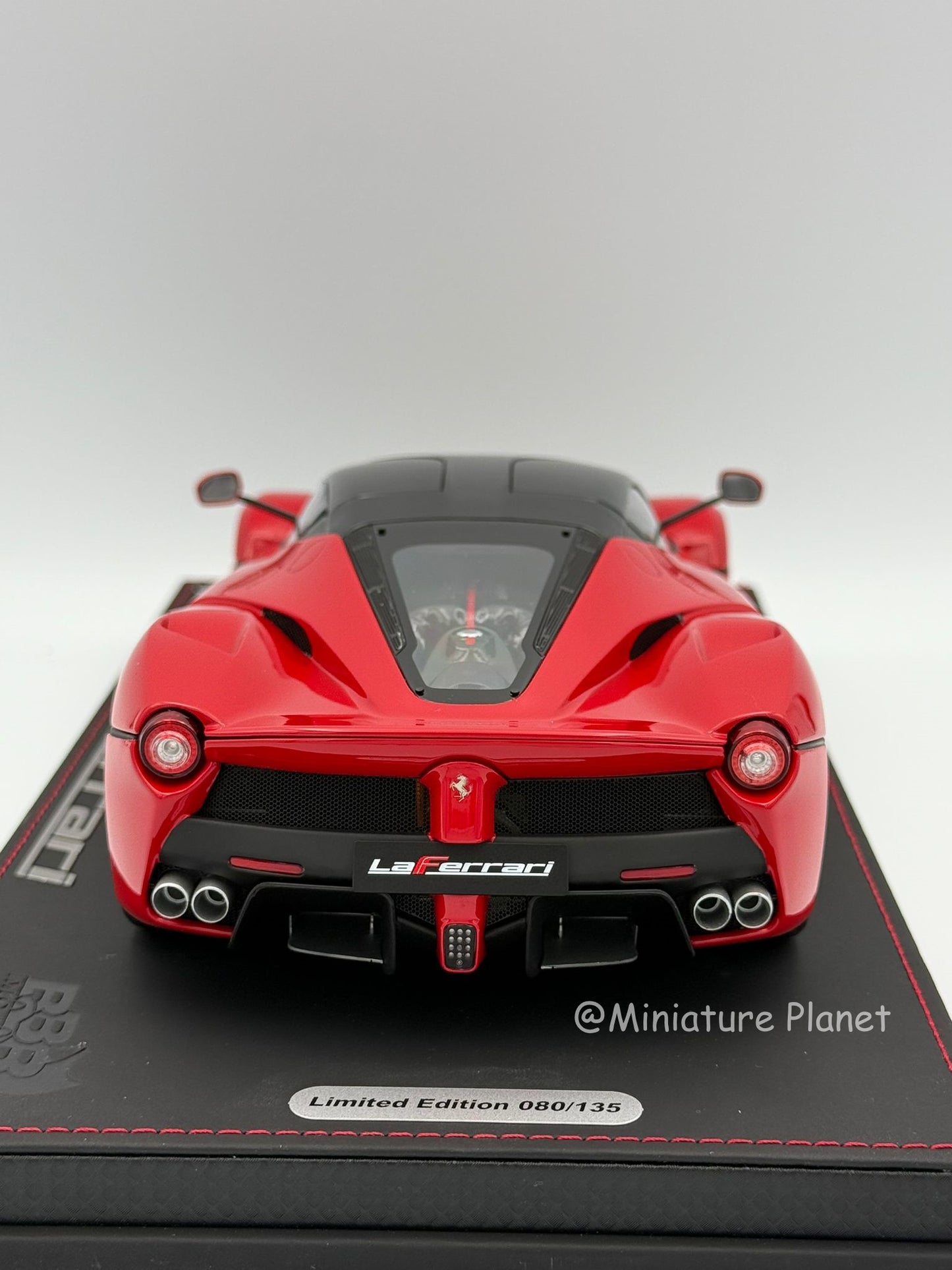 BBR 1:18 Ferrari Laferrari 'OPEN/CLOSE' Rosso Corsa 322