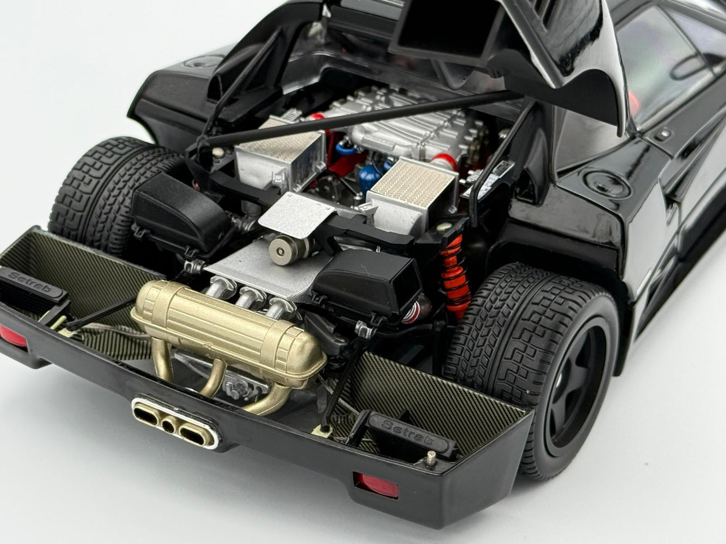 Kyosho 1:18 Ferrari F40 (Black)