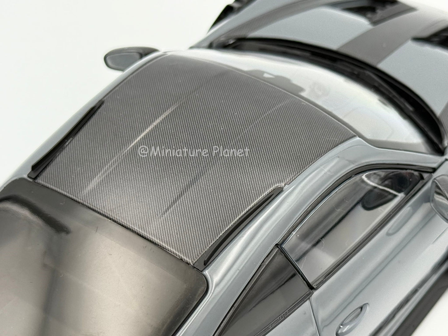Minichamps 1:18 Porsche 911 (992) GT3 RS Weissach Package - Grey