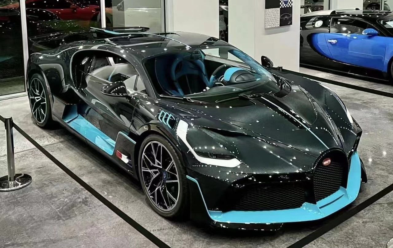 PREORDER HH Model 1:18 Bugatti Divo (Carbon Fiber - Tiffany)