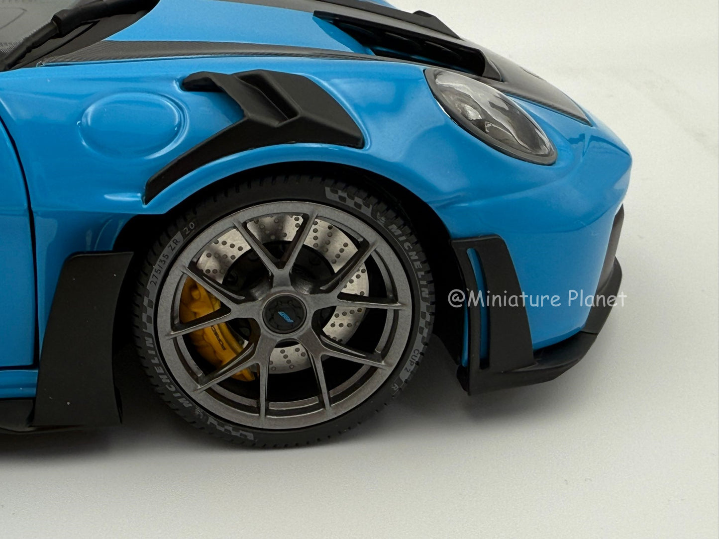 Minichamps 1:18 Porsche 911 (992) GT3 RS Weissach Package (Blue)