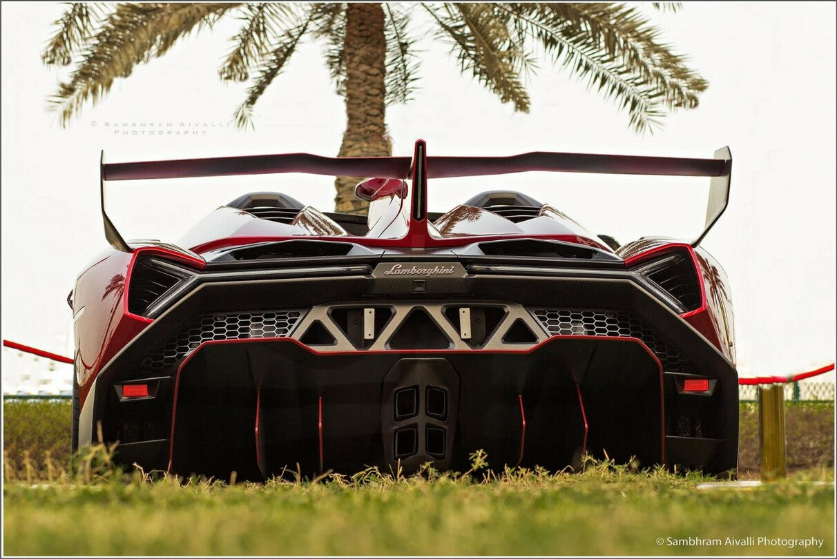 PREORDER HH Model 1:18 Lamborghini Veneno Roadster (Launch Configuration)