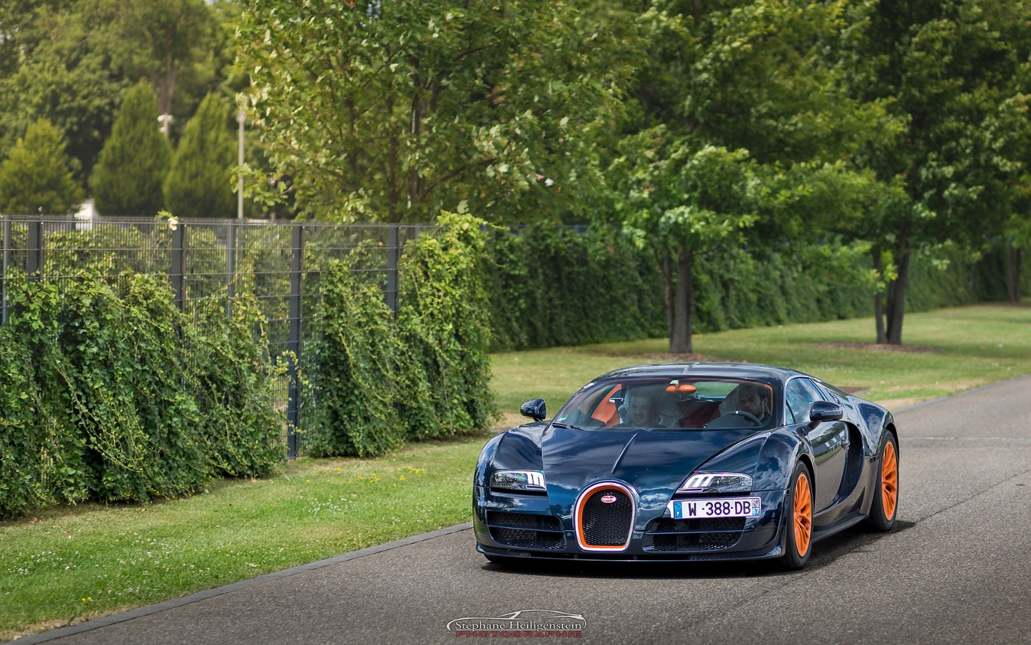 PREORDER VMB x Miniature Planet 1:18 Bugatti Veyron Super Sport 1:18