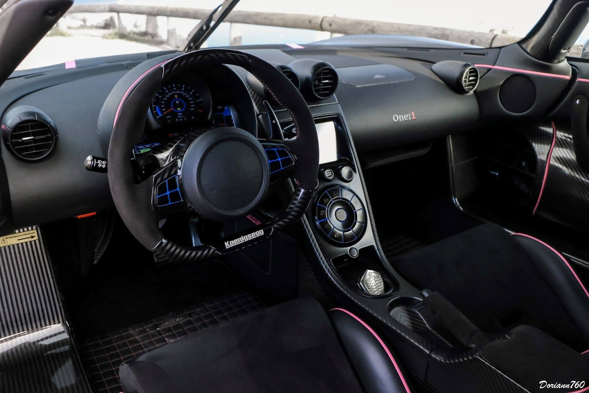 PRE-ORDER VMB 1:18 Koenigsegg One:1 JC (Carbon/Pink) - Exclusive Model