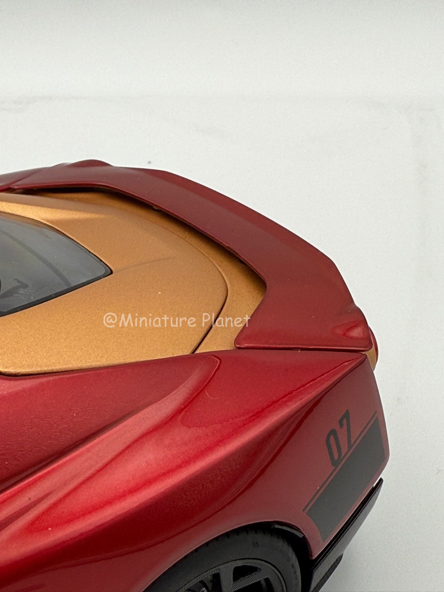 AUTOart 1:18 Nissan GT-R50 Italdesign (Metallic Red/Gold)