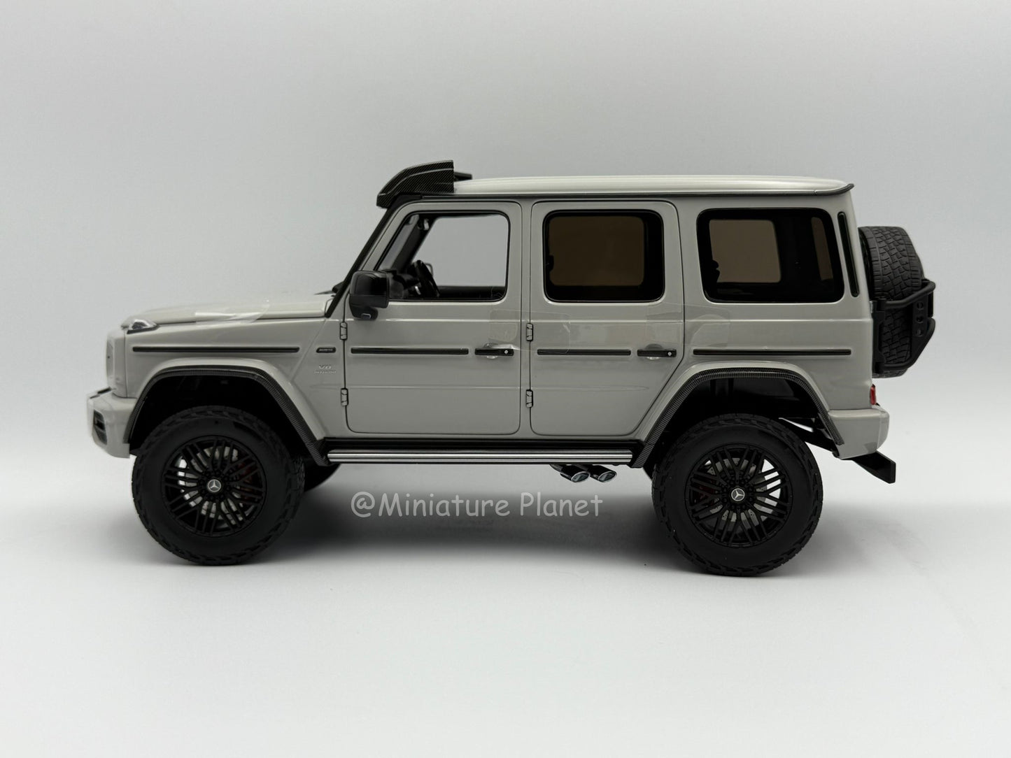 Almost Real 1:18 Mercedes-AMG G 63 4x4 2023 (Arabian Grey)