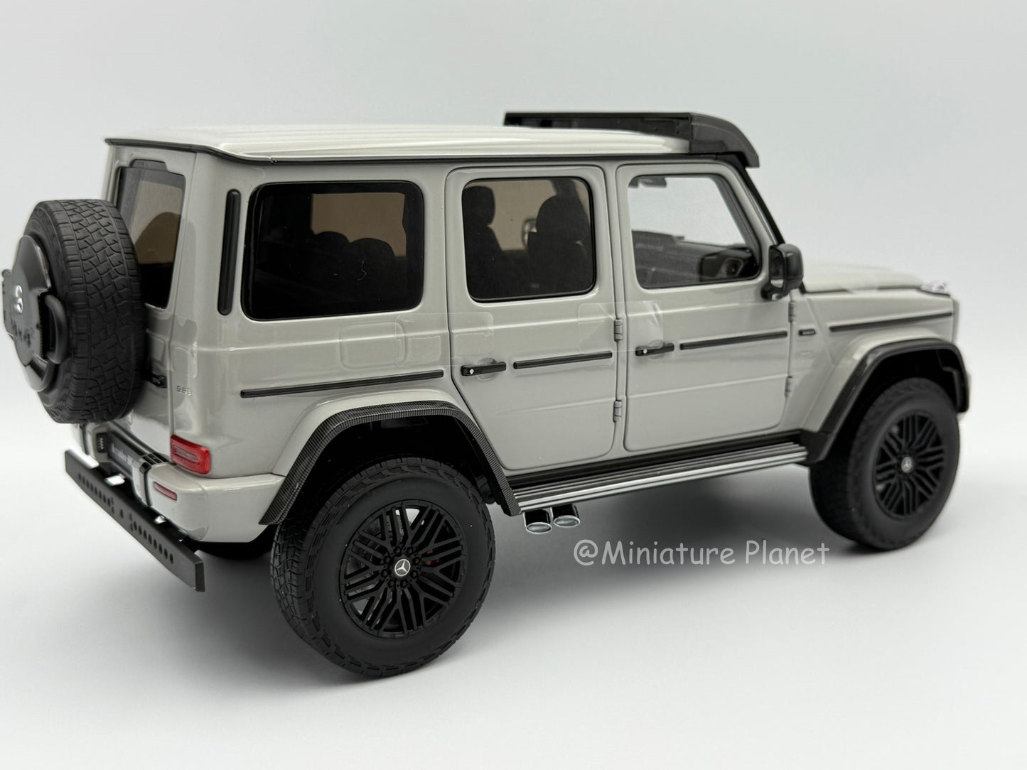 Almost Real 1:18 Mercedes-AMG G 63 4x4 2023 (Arabian Grey)