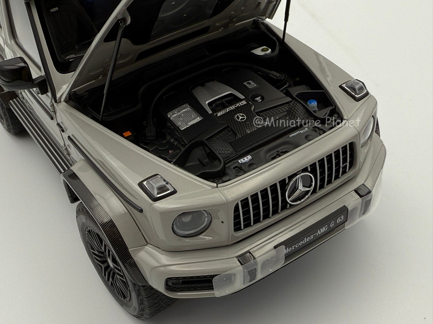 Almost Real 1:18 Mercedes-AMG G 63 4x4 2023 (Arabian Grey)
