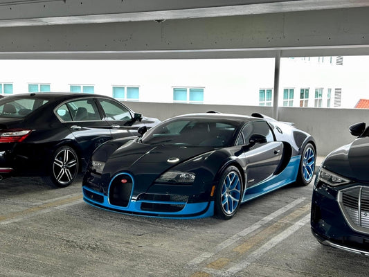 PRE-ORDER HH Model x Miniature Planet 1:18 Bugatti Veyron Vitesse (Exclusive Model) - Blue Carbon FIber